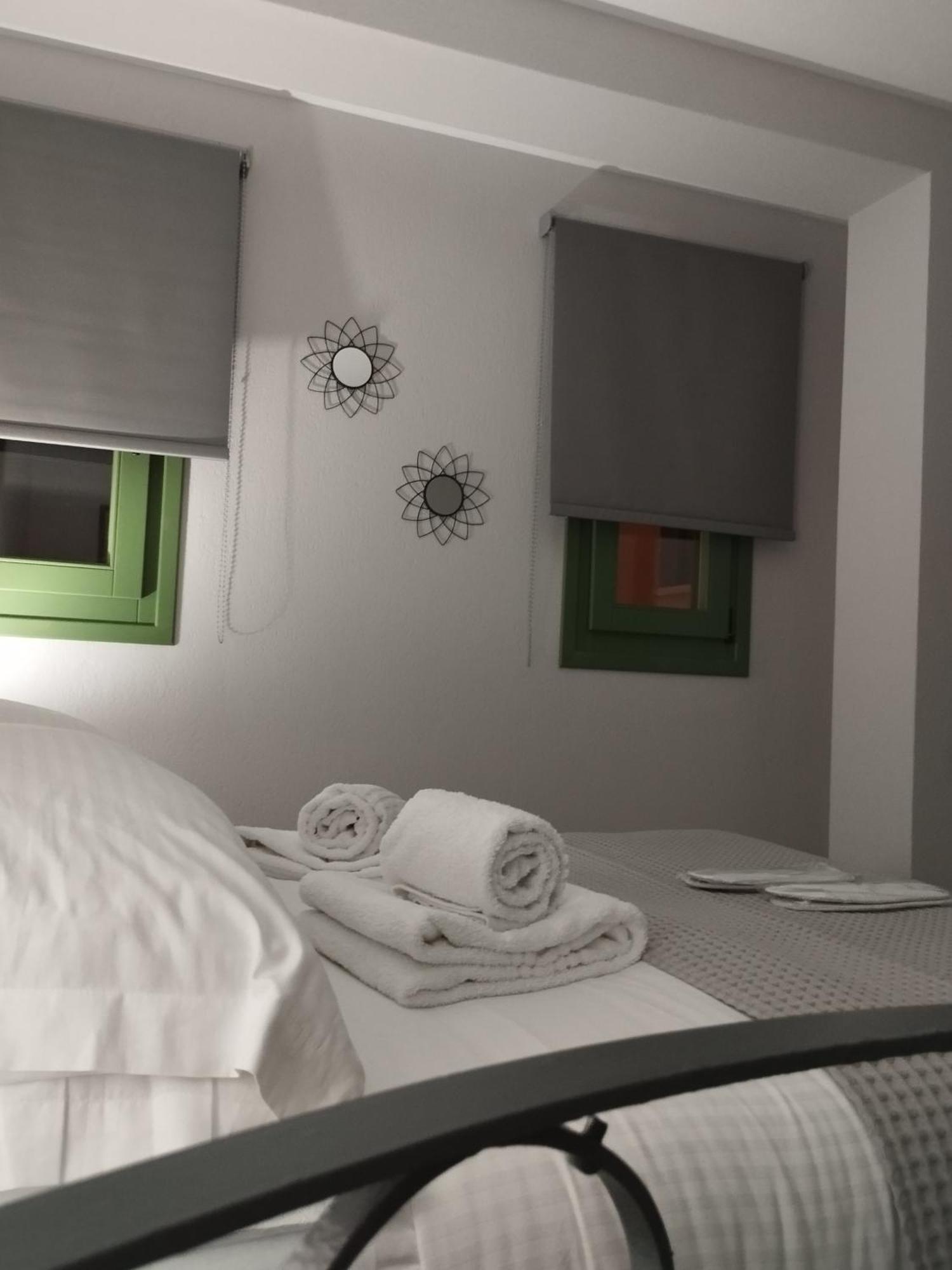 Apartment Art Gray Maisonette *