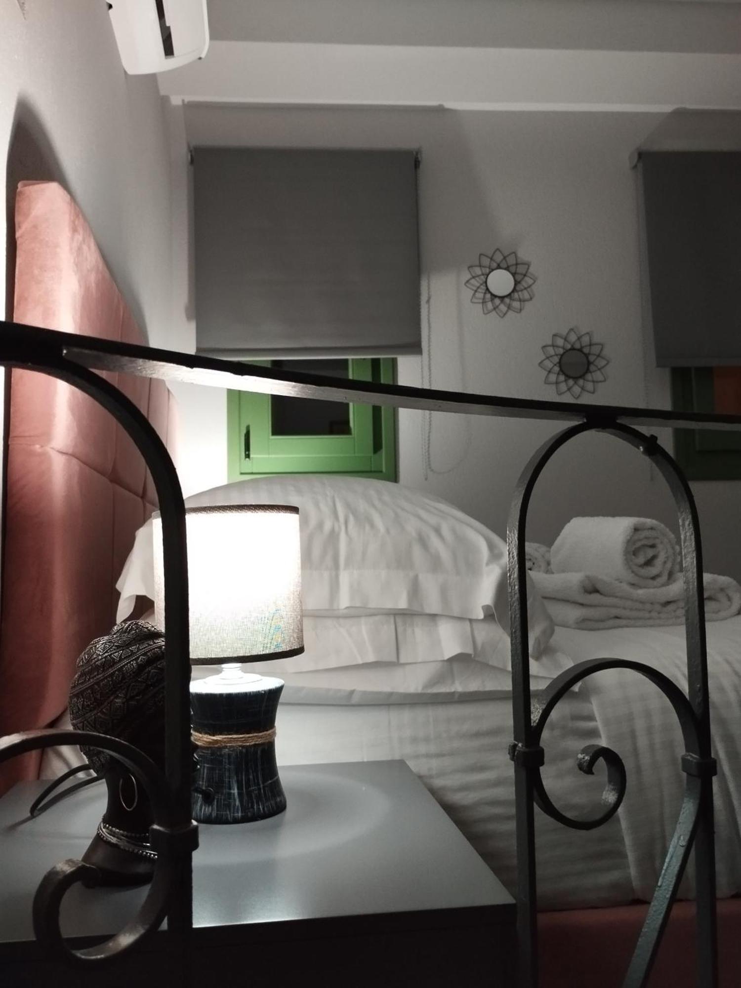 Apartment Art Gray Maisonette
