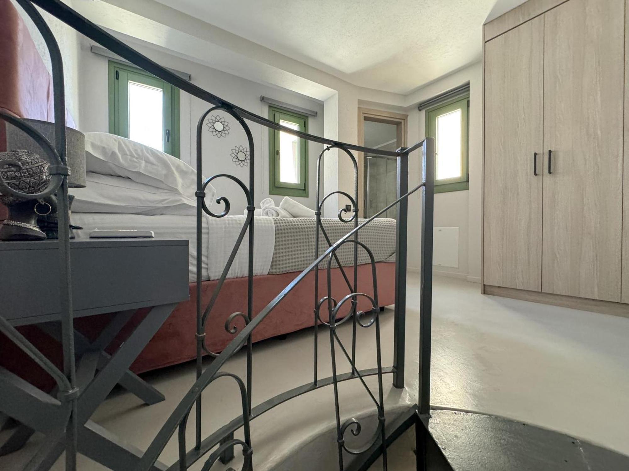 Art Gray Maisonette