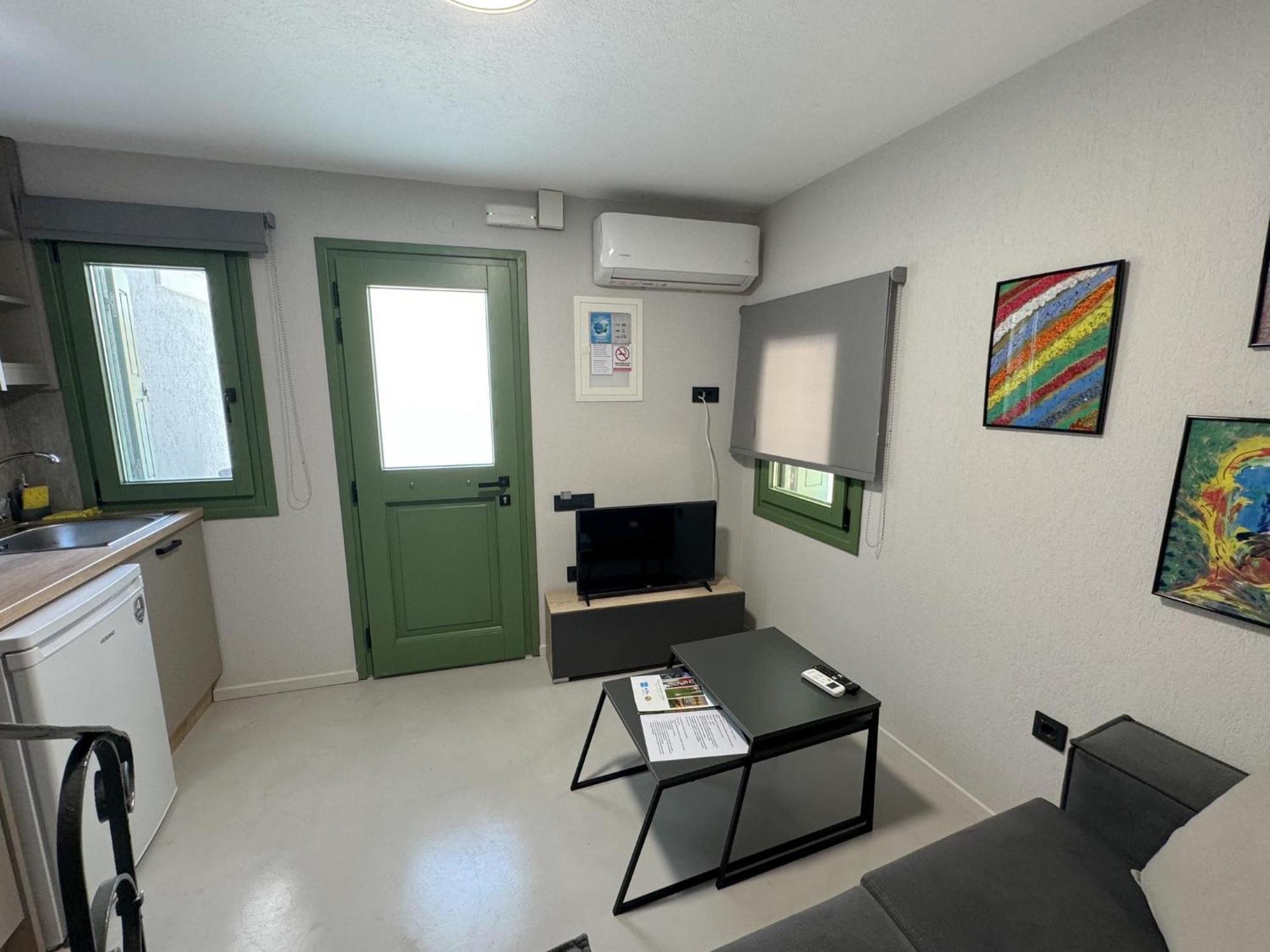 Art Gray Maisonette