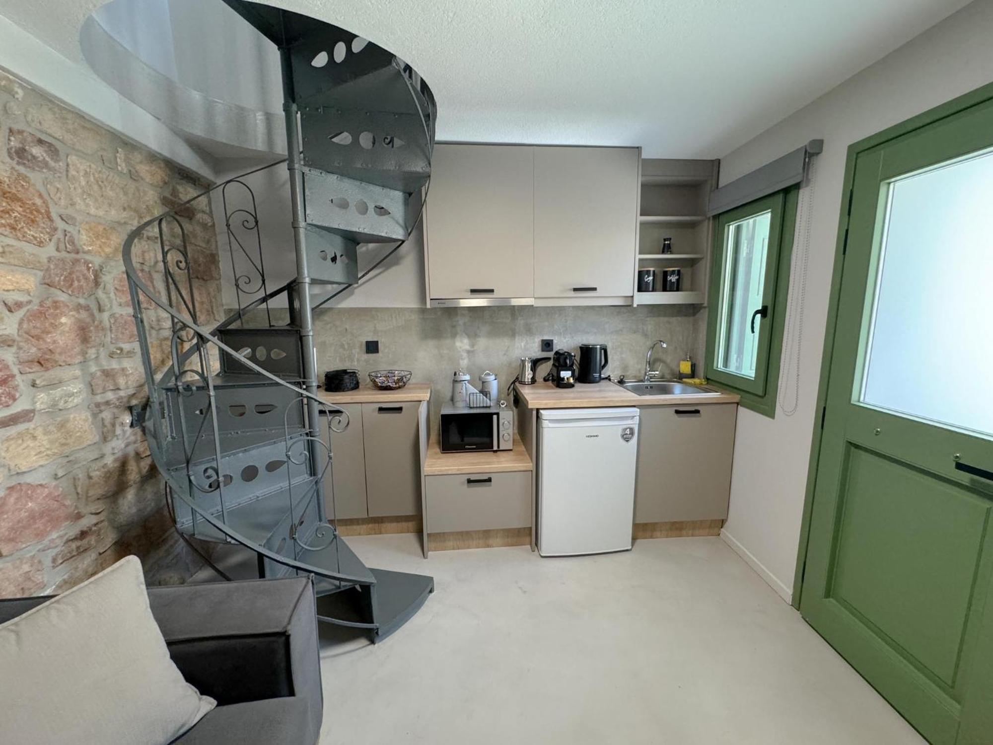 Art Gray Maisonette * Chios Town