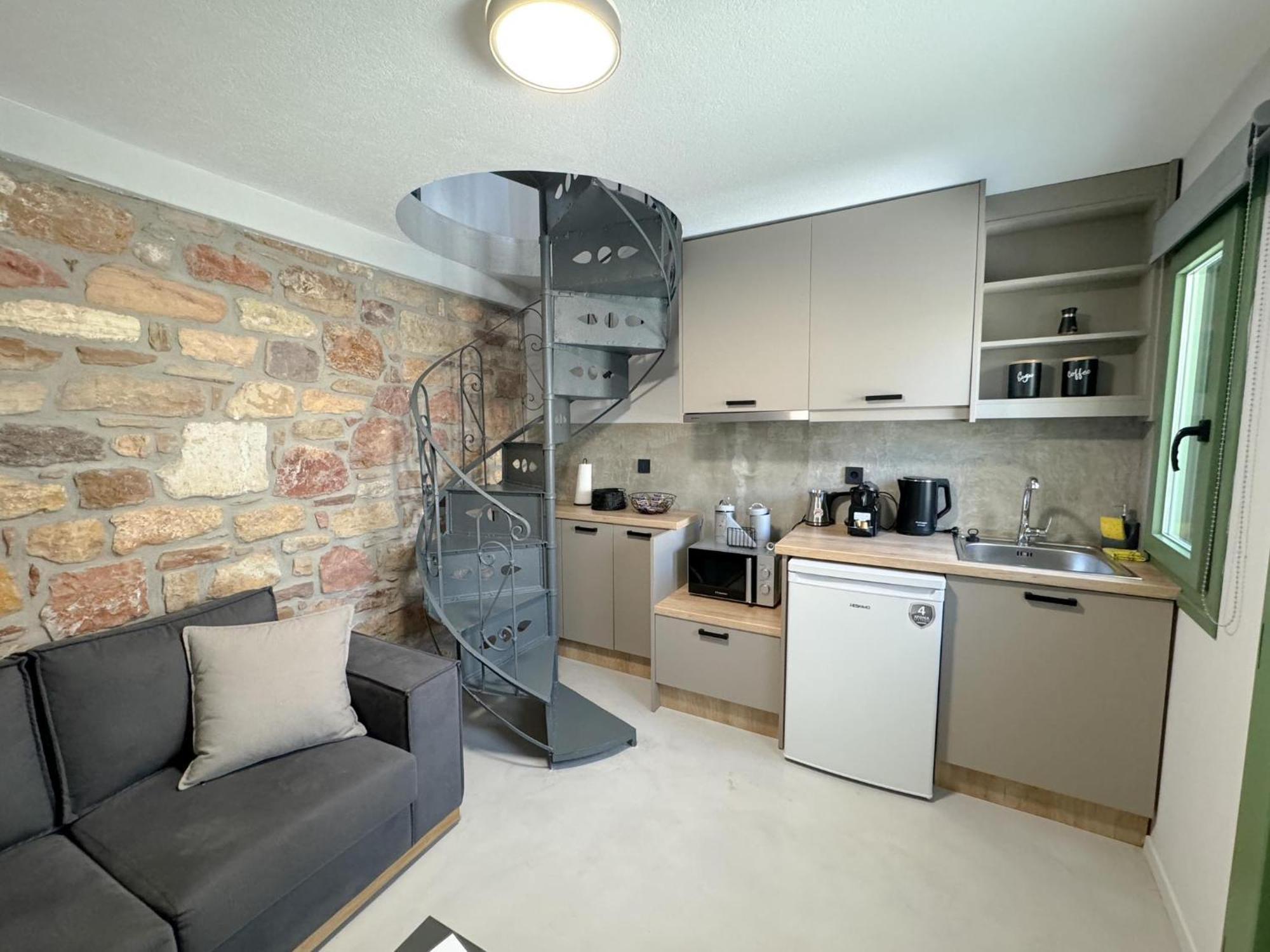 Art Gray Maisonette Apartment Chios Town